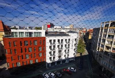 Apartament cu 2 camere semidecomandat în Ultracentral