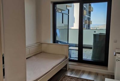Apartament cu 3 camere decomandat în Exterior Vest
