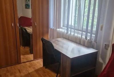 Garsonieră decomandată, mobilată în Decebal