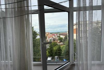 Apartament cu 3 camere decomandat în Găvana - 11