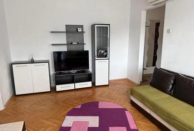 Apartament cu 2 camere semidecomandat, mobilat în Podu Roș