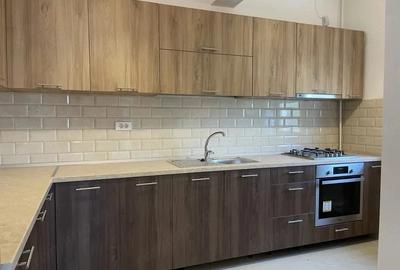 Apartament cu 3 camere decomandat în Berceni