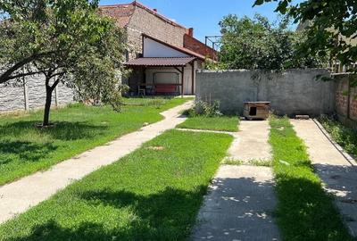 Casă cu 2 camere cu Teren 367 Mp în Central - 2