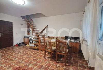 Apartament cu 3 camere decomandat, mobilat în Vasile Aaron