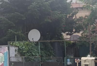 Casă cu 8 camere cu Canalizare în P-ța Victoriei - 3
