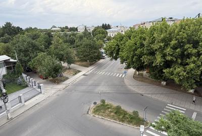 Apartament cu 3 camere decomandat în Caracal