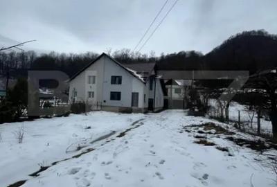 Casă cu 4 camere cu Teren 810 Mp în Central