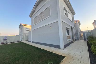 Casă cu 4 camere cu Teren 300 Mp în Central