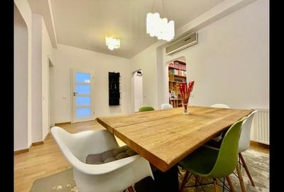 Apartament cu 3 camere, mobilat în Universitate - 1