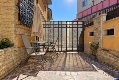 Apartament cu 4 camere decomandat, mobilat în Casa de Cultură