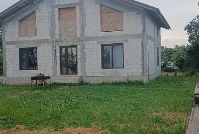 Casă cu 8 camere în Poiana - 3