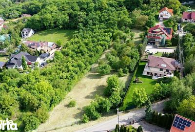 Teren de 1464 mp, în Central - 3