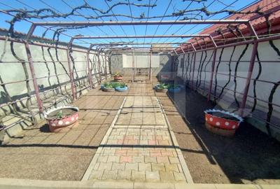 Casă cu 4 camere cu Teren 1045 Mp în Brădești - 5
