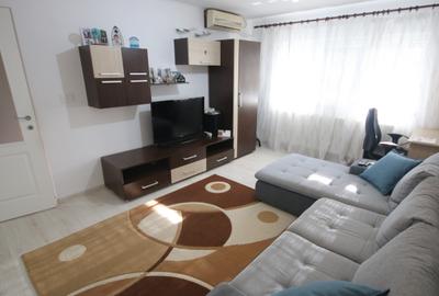 Apartament cu 3 camere semidecomandat în Cetății