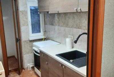 Apartament cu 2 camere nedecomandat în Obor