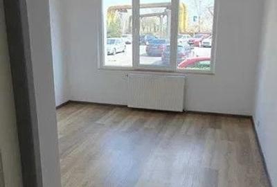 Apartament cu 4 camere decomandat în Craiter