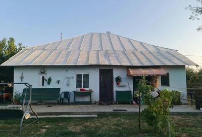 Casă cu 3 camere cu Teren 2190 Mp în Redea