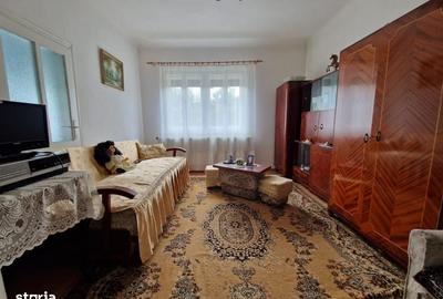 Casă cu 4 camere în Luna