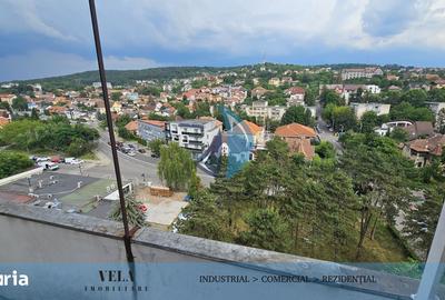 Apartament cu 3 camere decomandat în Cornișa - 10