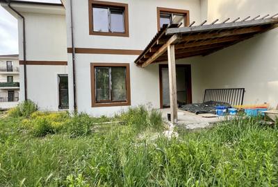 Duplex cu 5 camere cu Canalizare în Giroc