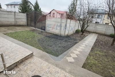 Casă cu 5 camere cu Teren 363 Mp în Central - 2
