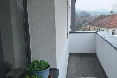 Apartament cu 3 camere decomandat în Gilău - 2
