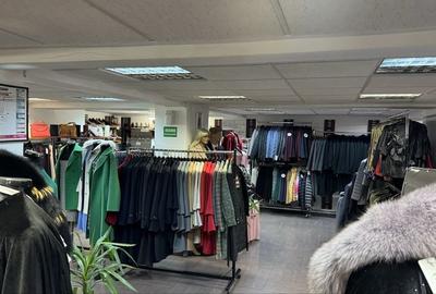 Spațiu comercial, de 200 mp, în Central - 3