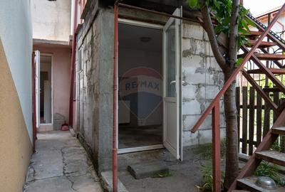 Oferta - casa de vanzare  si teren 241 mp, in zona Andronache - 15