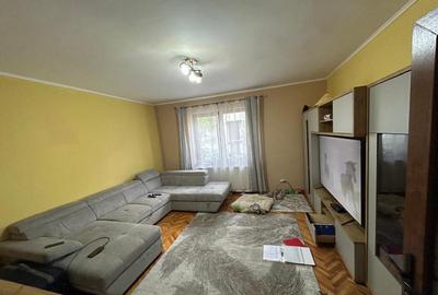 Casa P+1+subsol+pod+anexa + teren ?i curte retrasa in zona 14 Mai