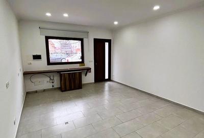 Spațiu comercial, de 30 mp, în Central - 3