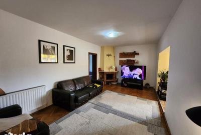 Apartament cu 4 camere în Cetate