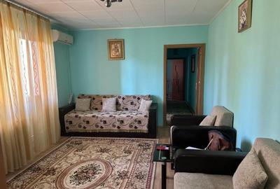 Apartament cu 3 camere semidecomandat, mobilat în Berceni