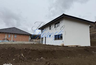 Casă cu 4 camere cu Teren 600 Mp în Gruia - 2