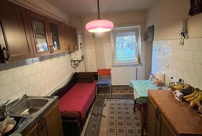 Apartament cu 3 camere decomandat în Valea Rosie