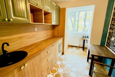 Apartament cu 3 camere semidecomandat în Mazepa 1