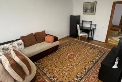 Apartament cu 2 camere decomandat, mobilat în Central