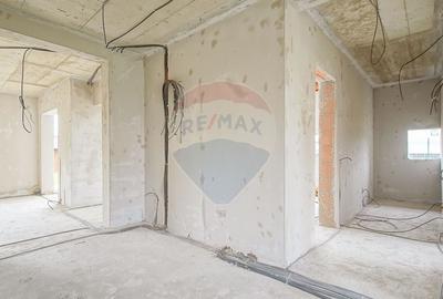 Casa spatioasa la gri, 4 camere, 3 bai, teren 500 mp - zona Bartolomeu - 12