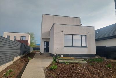 Casă cu 4 camere în Valu lui Traian