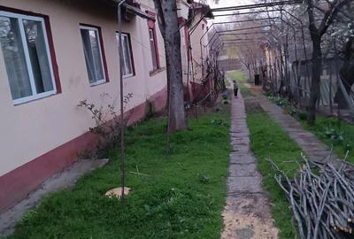 Casă cu 4 camere cu Teren 2000 Mp în Grădinile - 2