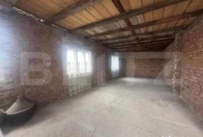 Casă cu 4 camere cu Teren 1316 Mp în 14 Mai - 2