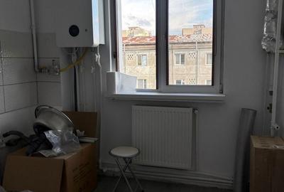 Apartament cu 2 camere decomandat în Craiovița Nouă - 2