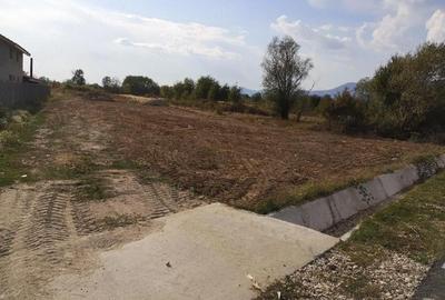Teren de 2700 mp, în Lelești - 1