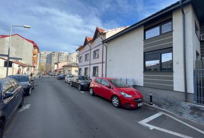 Casă cu 7 camere cu Canalizare în Bucur Obor - 2