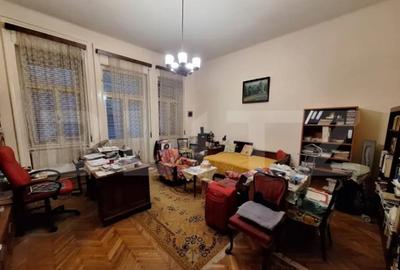 Apartament cu 5 camere semidecomandat în Central - 4