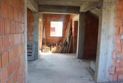 Casă individuală cu 5 camere cu Teren 800 Mp în Est - 8