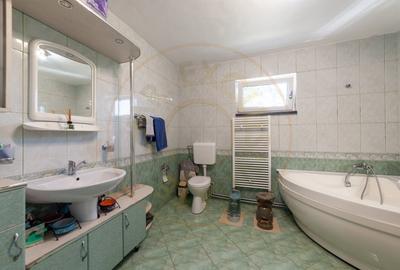 Casa visurilor cu livada roditoare si gradina amenajata Darmanesti-Arges - 20