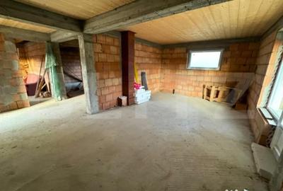 Casă cu 3 camere cu Teren 500 Mp în Central - 4