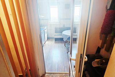 Vânzare apartament 3 camere | Zona Vest – Lămâița | Etaj 10/10 - 9