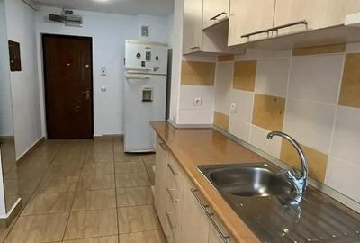 Apartament cu 3 camere semidecomandat în Central - 9