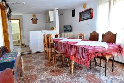 Casă individuală cu 12 camere cu Teren 1500 Mp în Bran - 2
